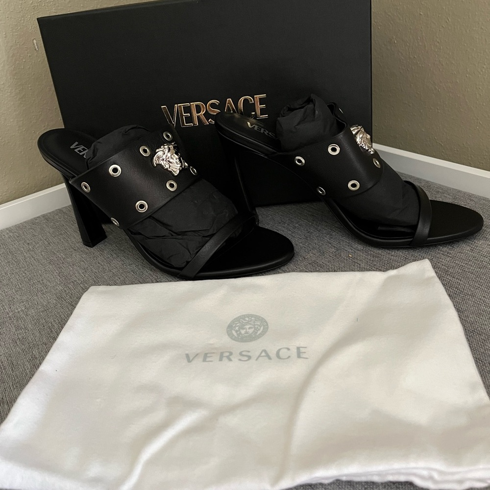 NIB Versace heels 👠 - Picture 2 of 8